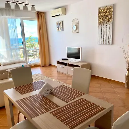 Bellevue Apartamento Ravda